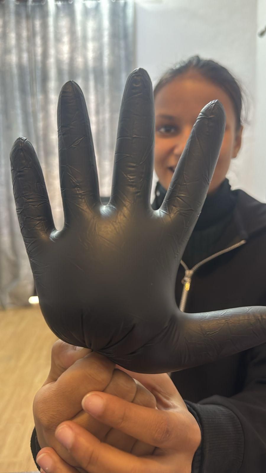 Disposable Nitrile Non- Slip Anti - Scratch Gloves